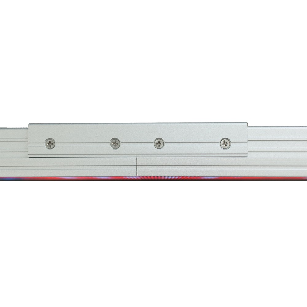 Shelf Display – Mounting Bracket and Edge Detail Close-up of mounting bracket fixed to the shelf-edge digital display housing, with illuminated edge strip visible along the base.